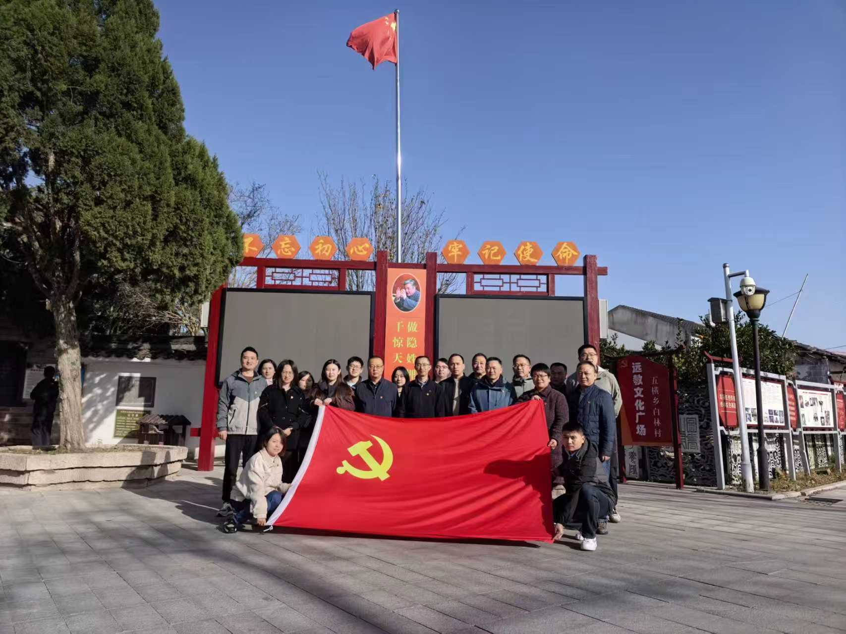 1764147550373515.jpg e9c30dcc2453372be051b3f2e4d12971.jpg